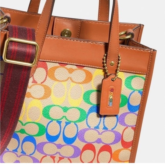 🌴EUC - Coach Rainbow Signature Tote. Only used 2 times! In perfect condtion!! - Picture 5 of 7